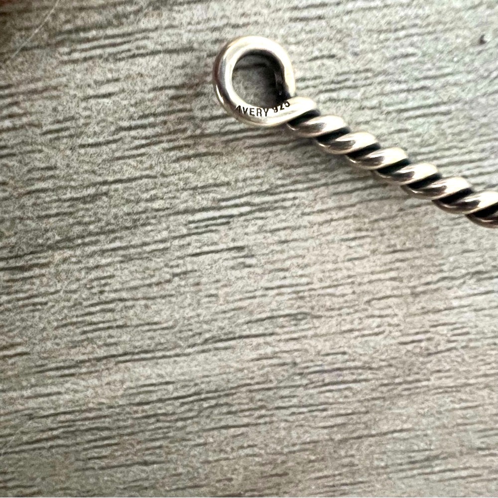 James Avery Twisted Wire Cable Hook On Sterling Silver Bangle Charm Bracelet! - Picture 4 of 6